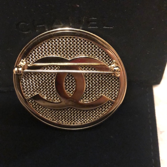 CHANEL PIN - Picture 2 of 7